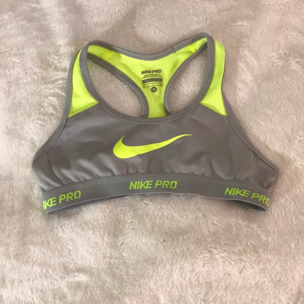 Nike pro sports bra